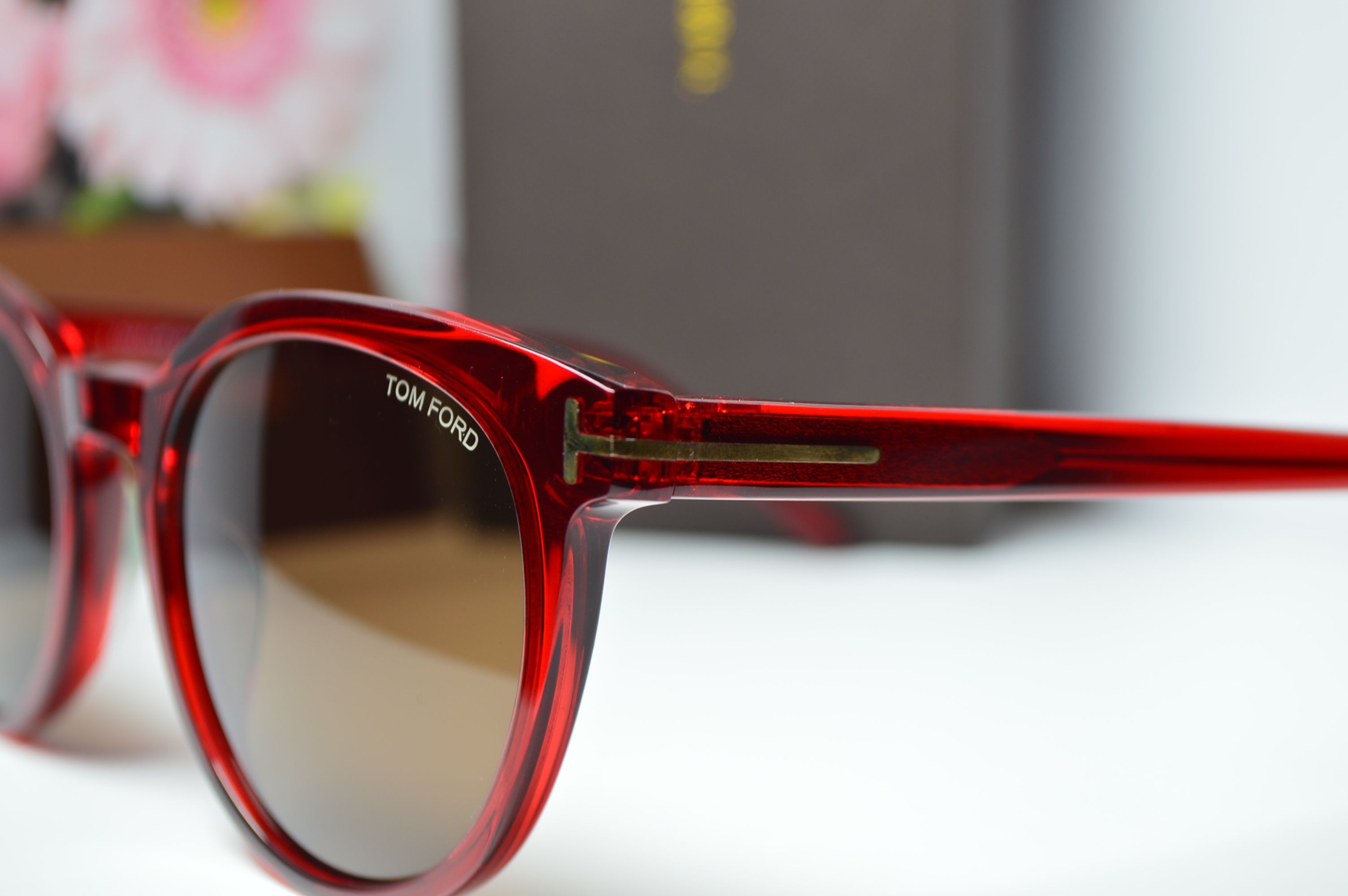 Очки солнцезащитные, ретро стиль от TOM FORD, модель FT 1052-K 56C . Брутальный стиль
