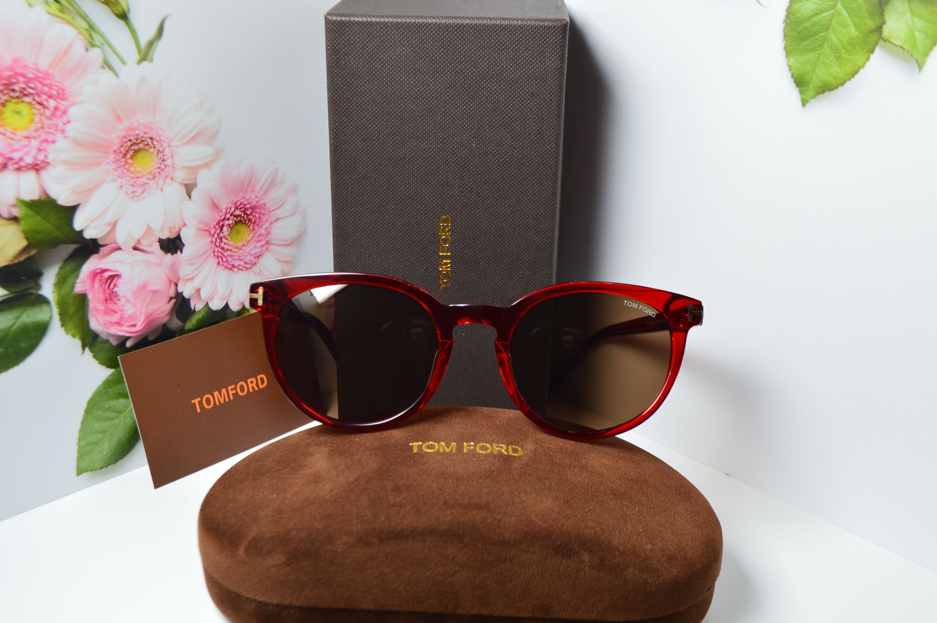 Очки солнцезащитные, ретро стиль от TOM FORD, модель FT 1052-K 56C . Брутальный стиль