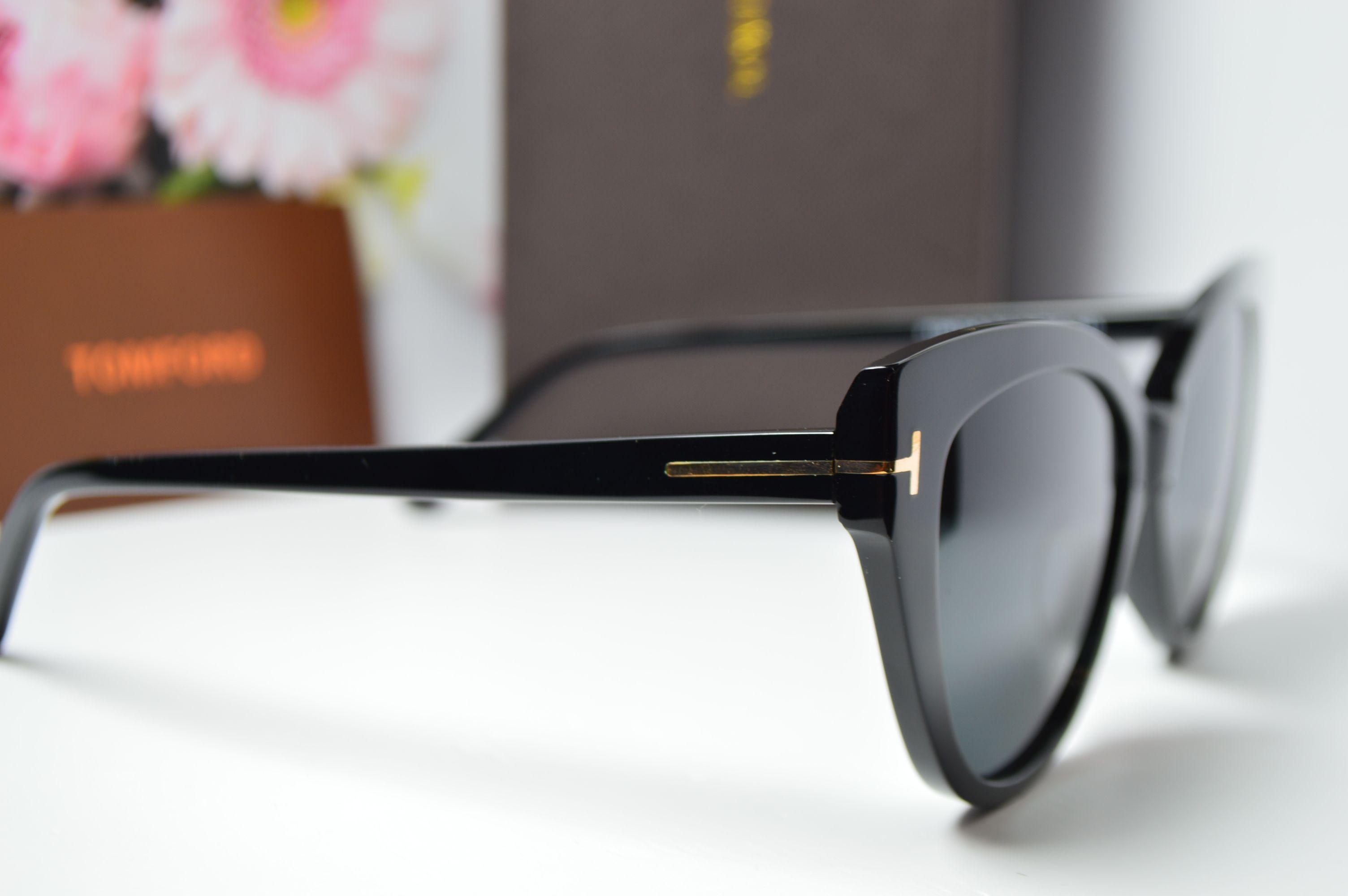 Очки солнцезащитные, ретро стиль от TOM FORD, модель FT 5673-В 01А . Элегантный стиль для нее!