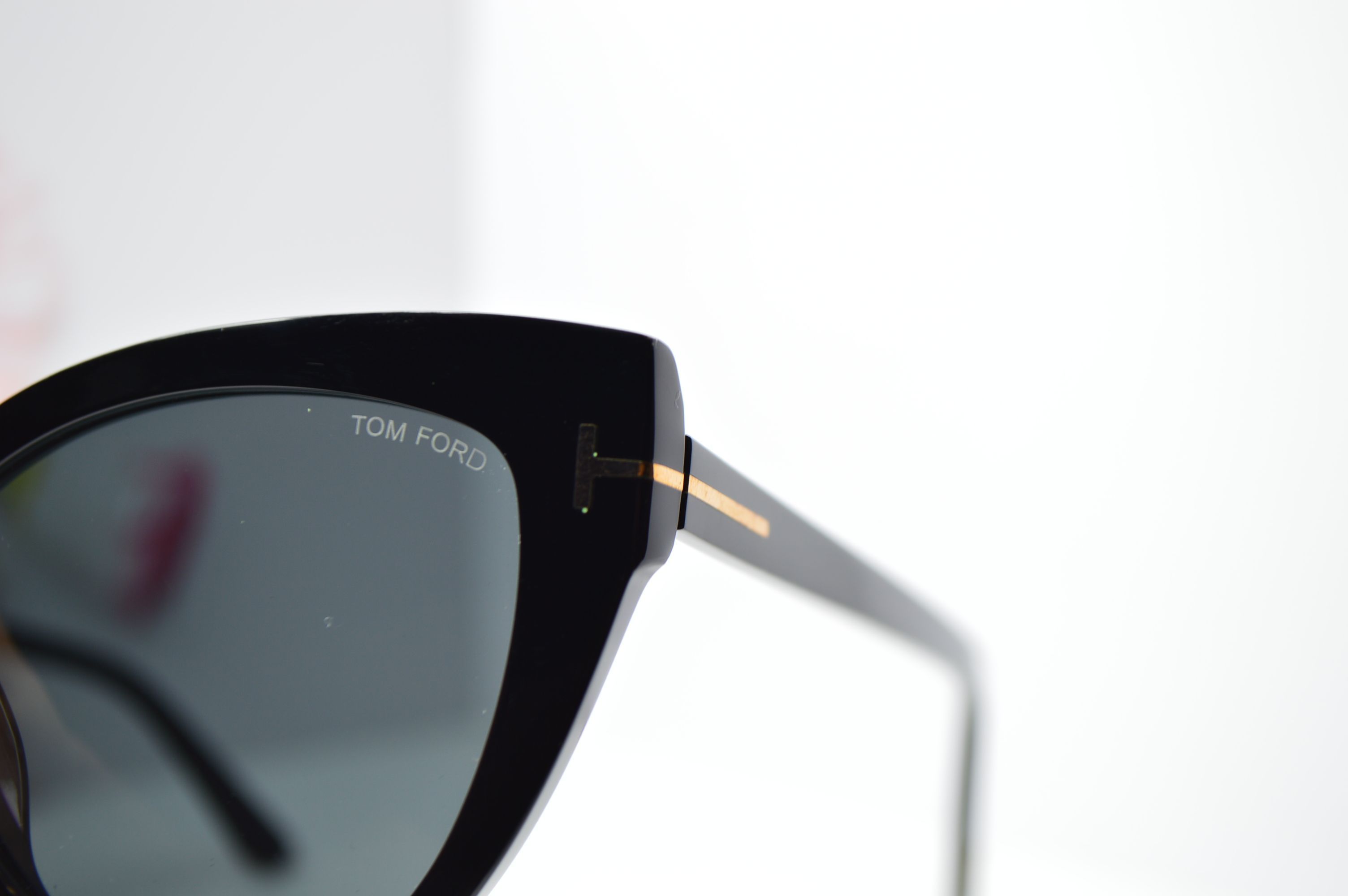 Очки солнцезащитные, ретро стиль от TOM FORD, модель FT 5673-В 01А . Элегантный стиль для нее!