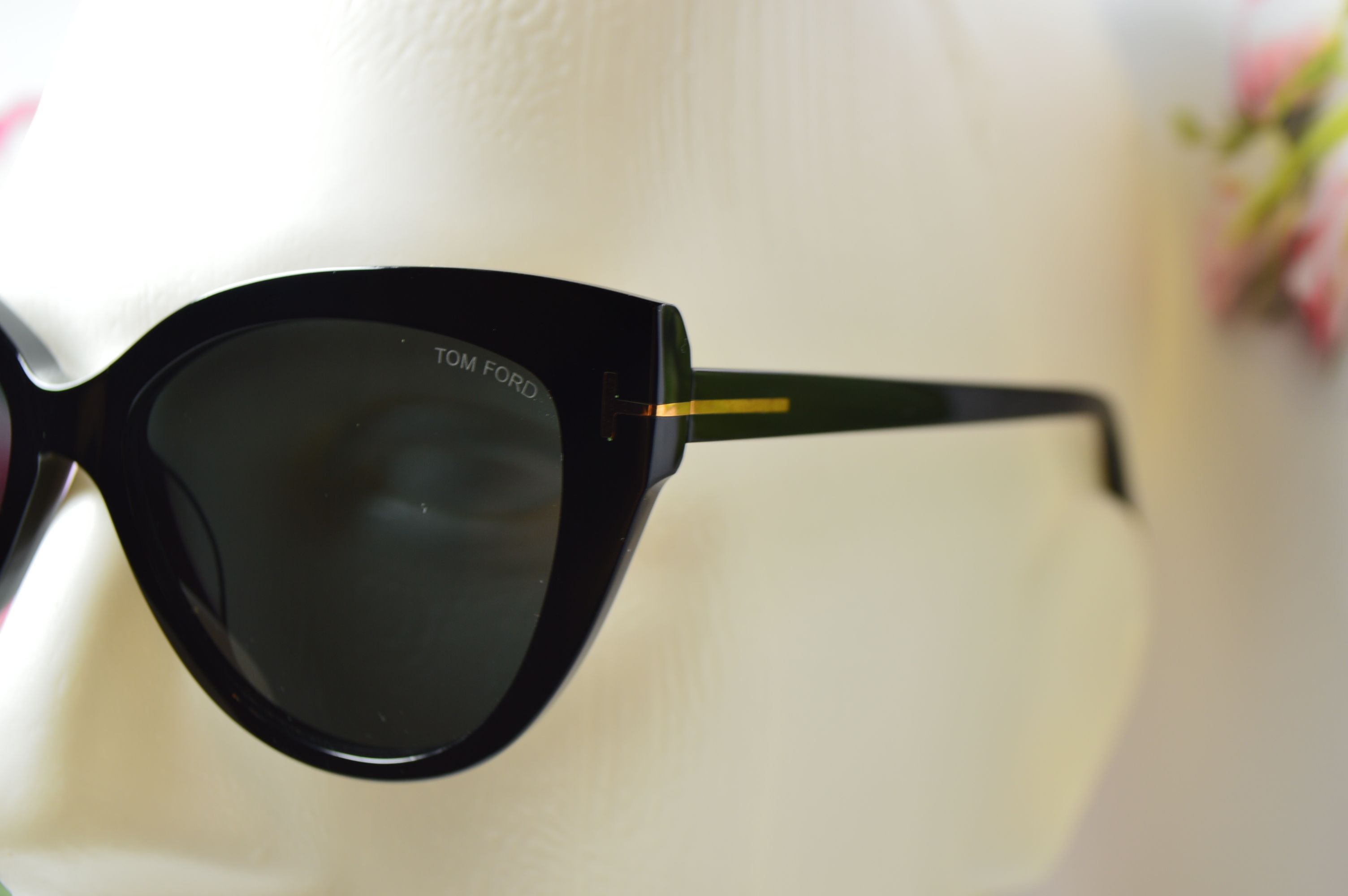 Очки солнцезащитные, ретро стиль от TOM FORD, модель FT 5673-В 01А . Элегантный стиль для нее!