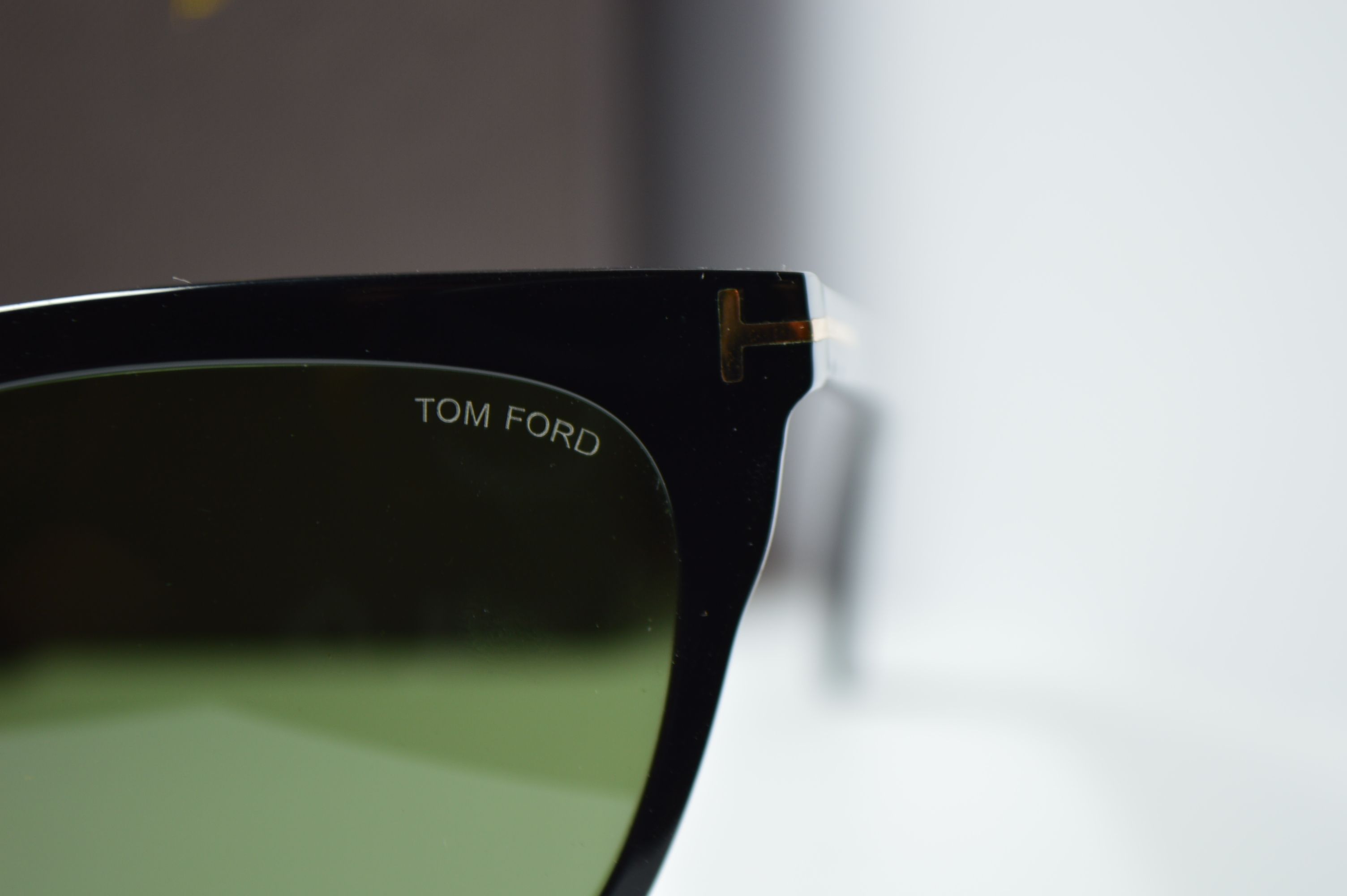 Очки солнцезащитные, ретро стиль от TOM FORD, модель FT 5599 01D . Элегантный стиль для нее!