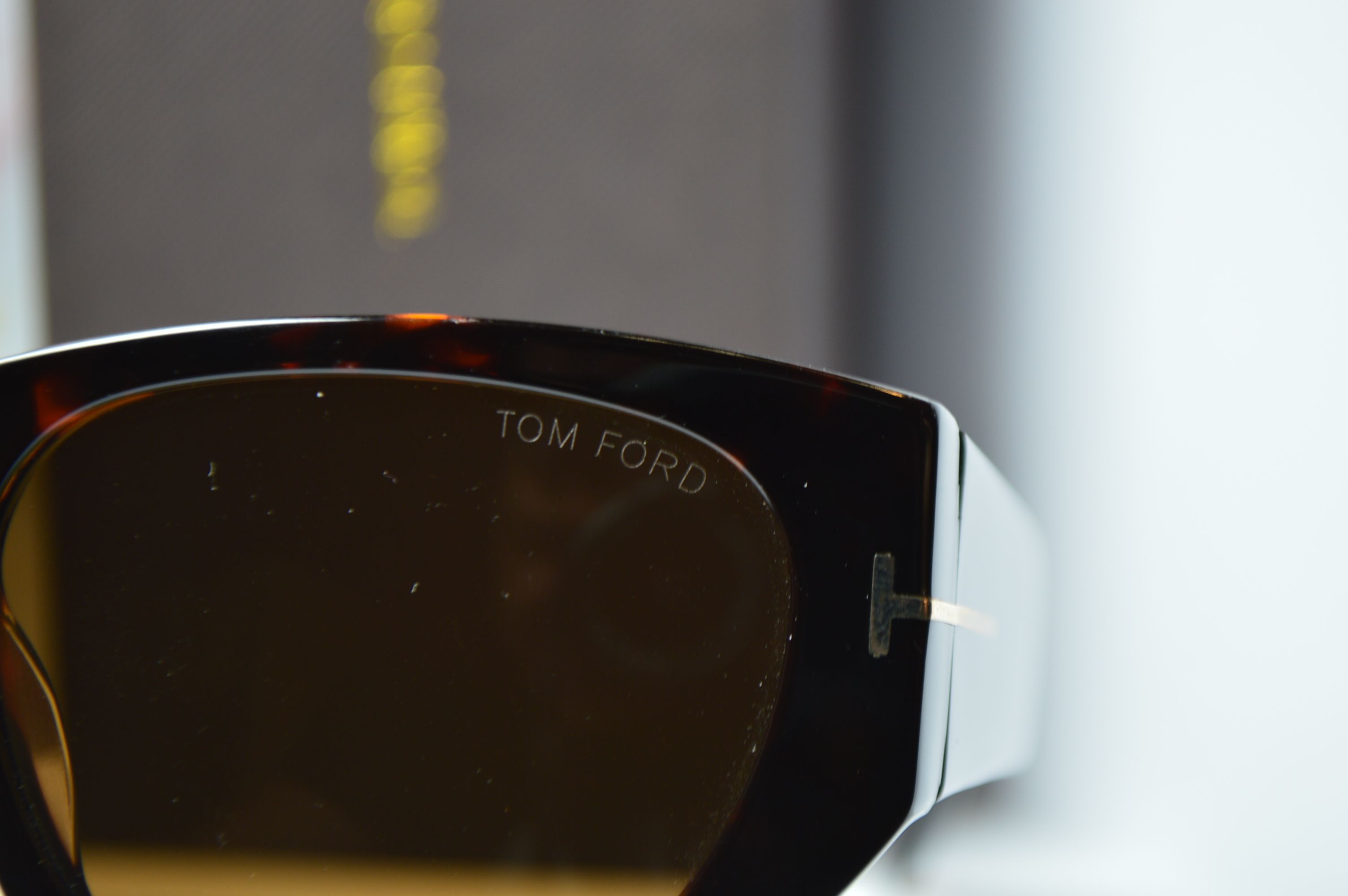 Очки солнцезащитные, ретро стиль от TOM FORD, модель Cyrille-02 TF 987 052 . Широкая дужка!