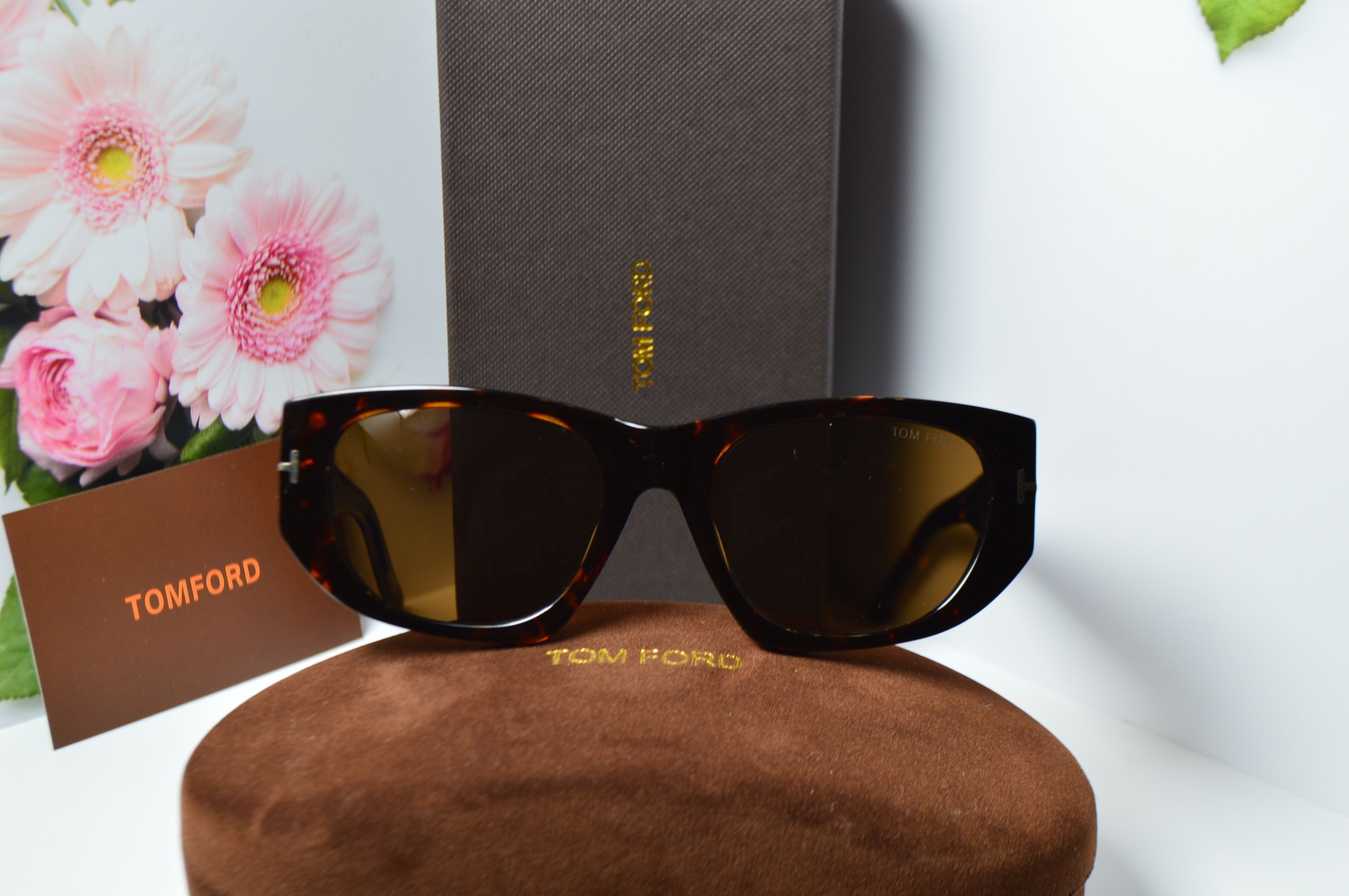Очки солнцезащитные, ретро стиль от TOM FORD, модель Cyrille-02 TF 987 052 . Широкая дужка!