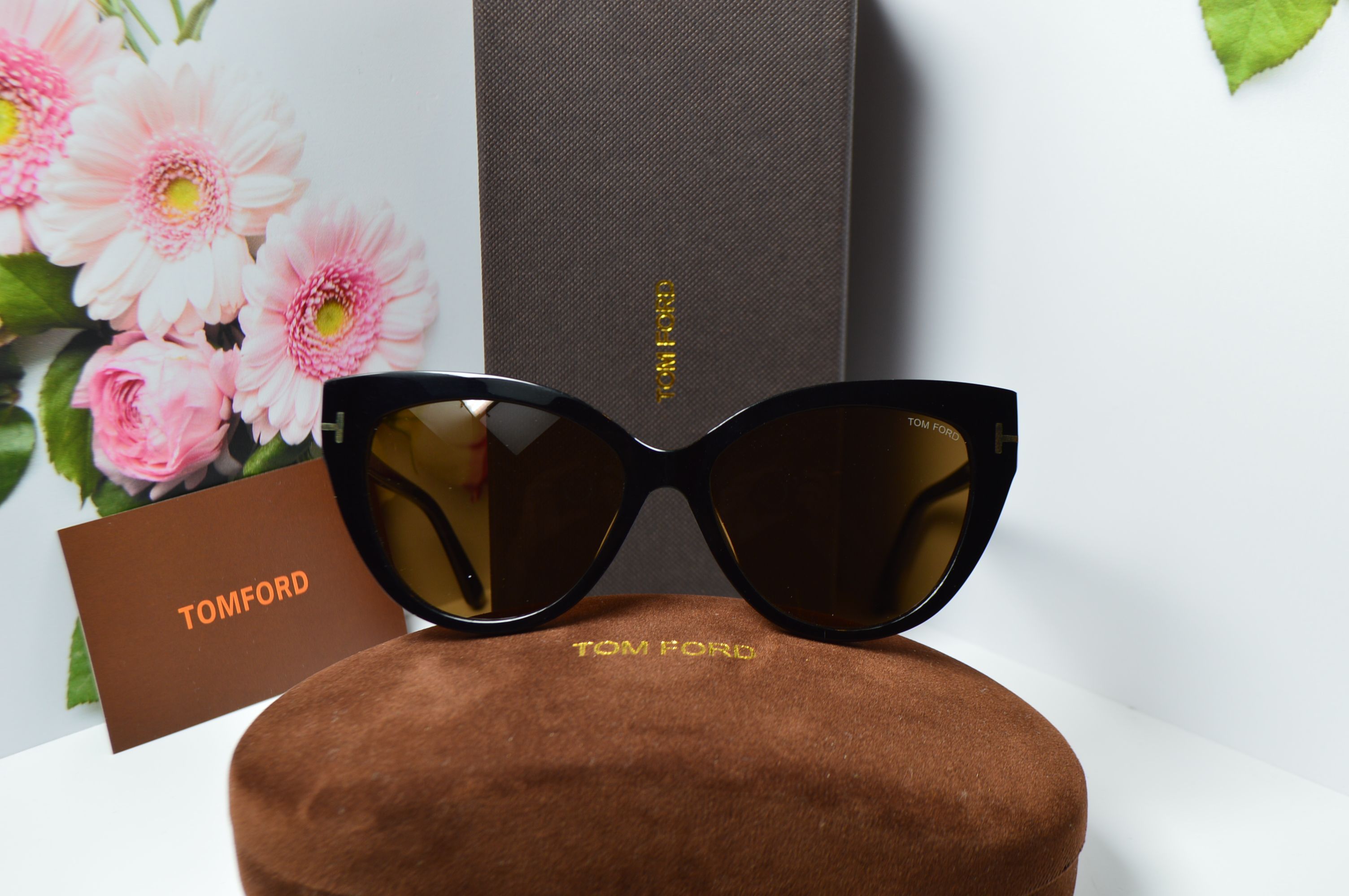Очки солнцезащитные, ретро стиль от TOM FORD, модель FT 5673-B 056 . Стиль для нее!