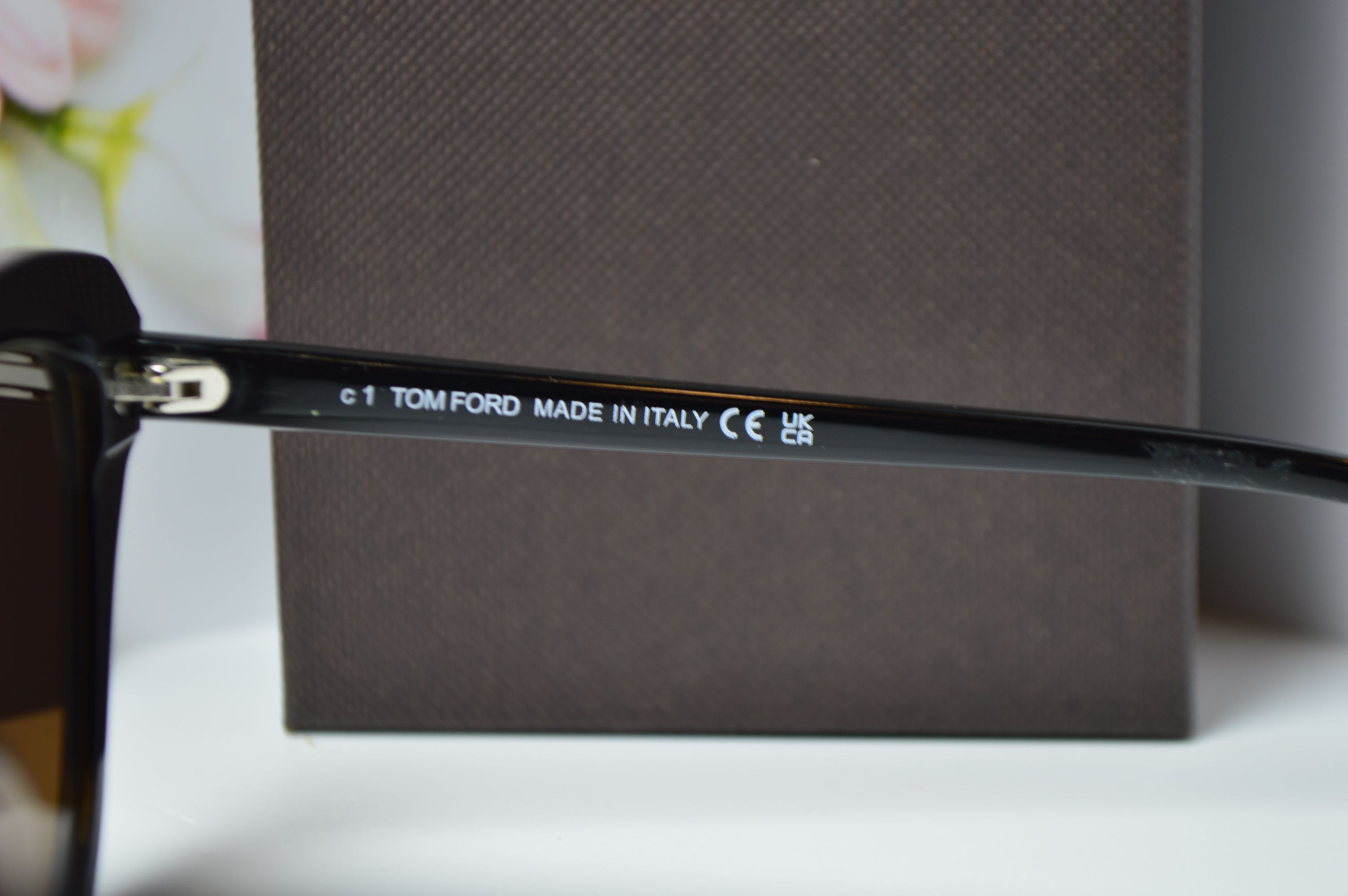 Очки солнцезащитные, ретро стиль от TOM FORD, модель FT 5673-B 056 . Стиль для нее!