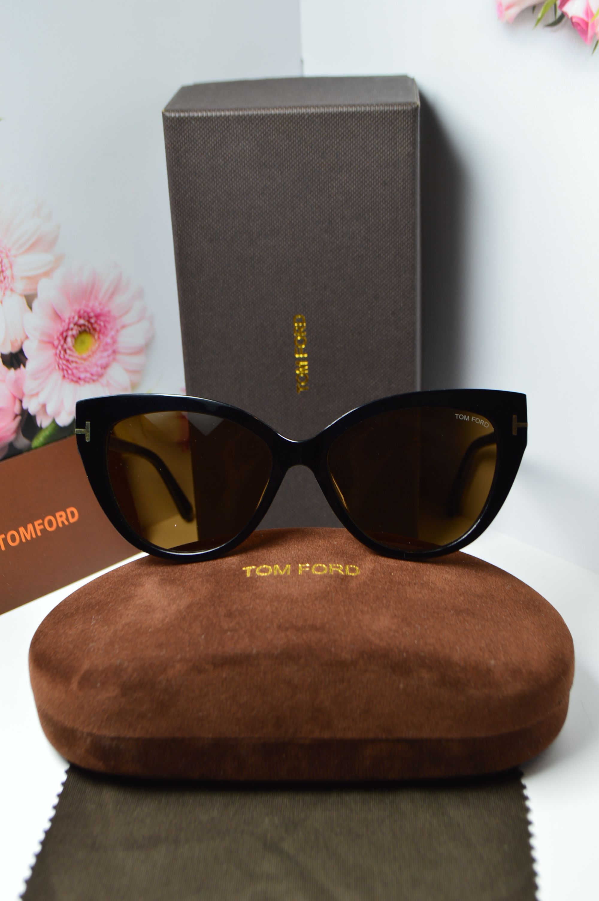 Очки солнцезащитные, ретро стиль от TOM FORD, модель FT 5673-B 056 . Стиль для нее!
