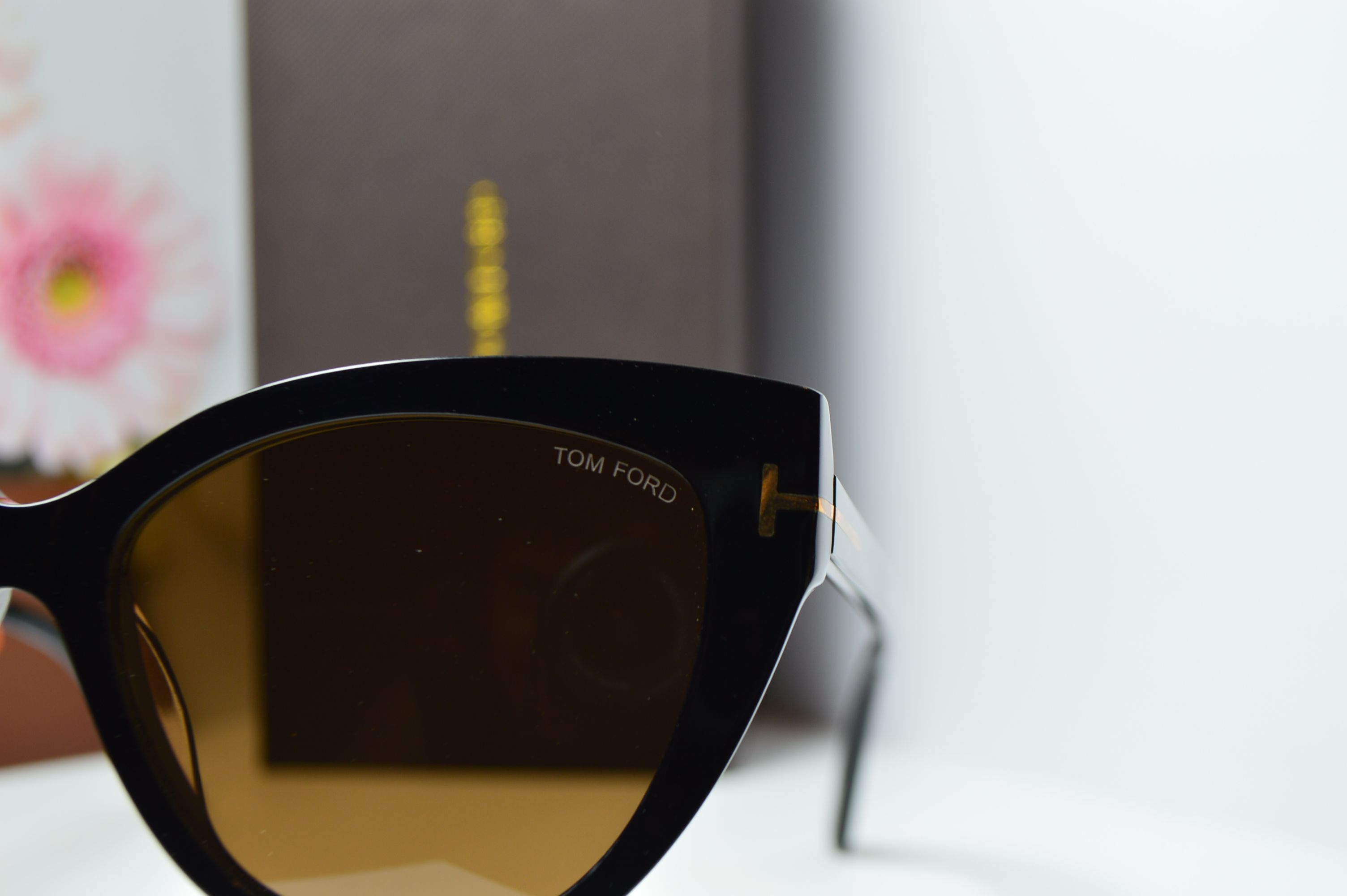 Очки солнцезащитные, ретро стиль от TOM FORD, модель FT 5673-B 056 . Стиль для нее!