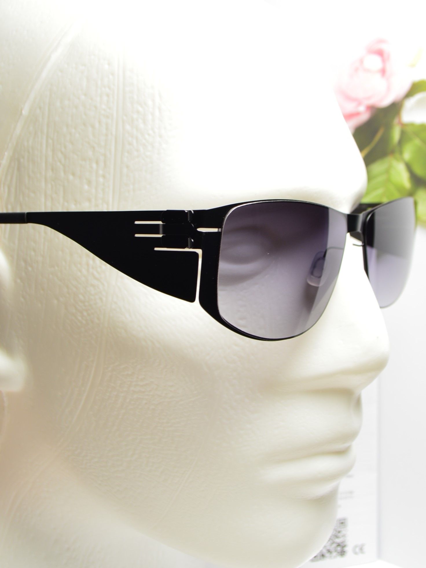 Очки солнцезащитные, стиль от Ic! Berlin, модель Power Law Flash RS. Широкая дужка!
