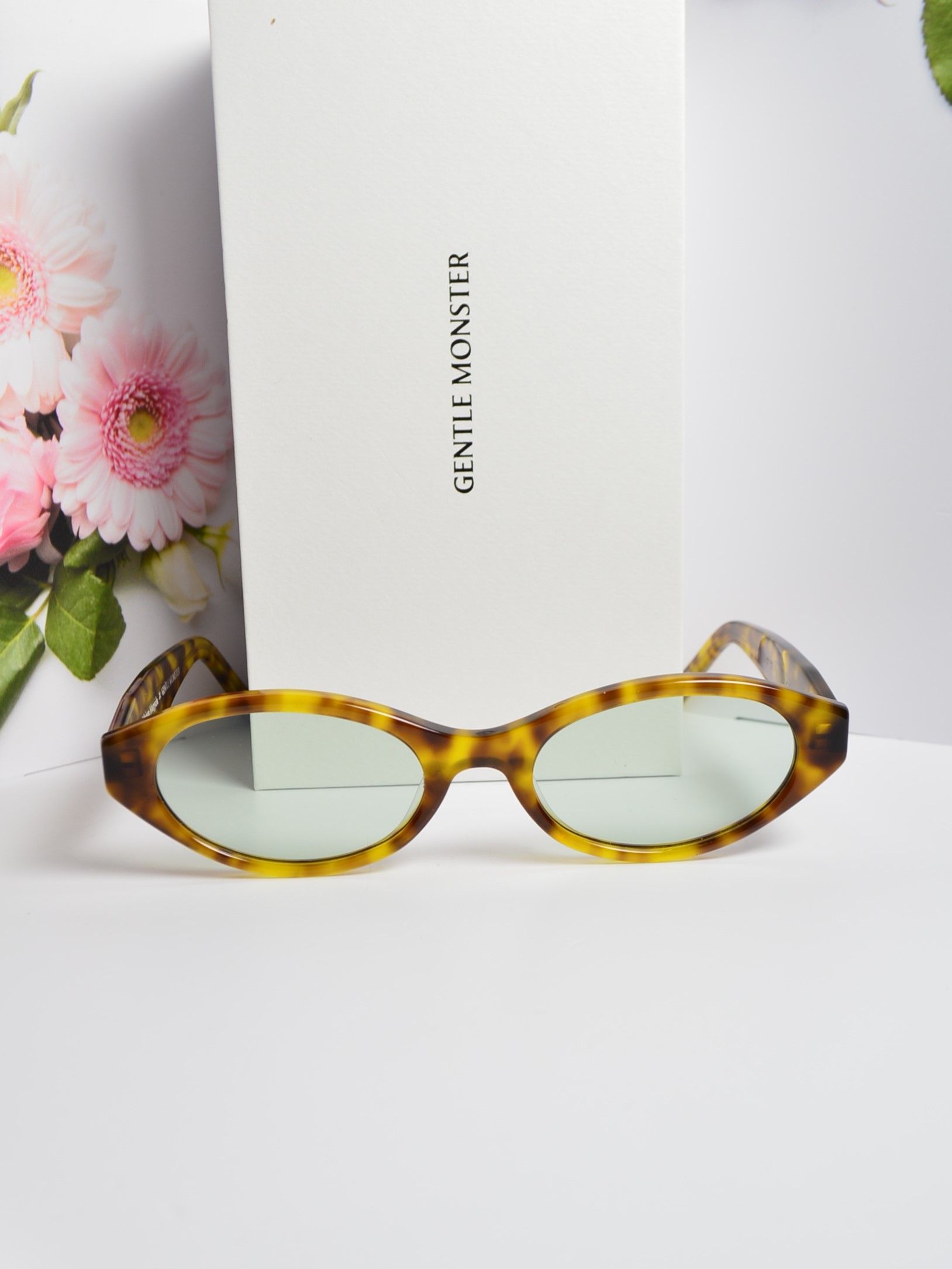 Солнцезащитные очки, стиль от Gentle Monster. Модель Maison Margiela MM210
