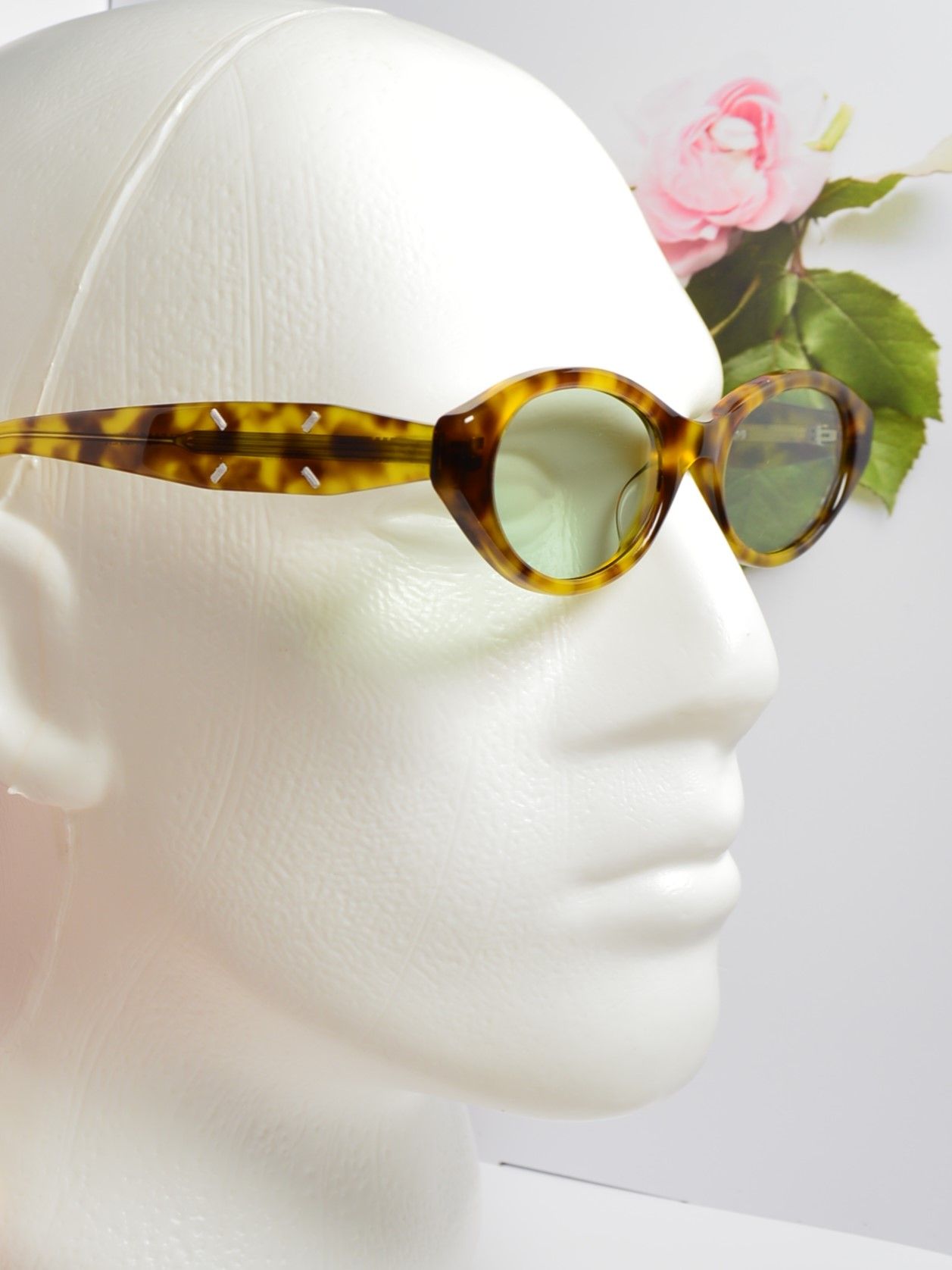 Солнцезащитные очки, стиль от Gentle Monster. Модель Maison Margiela MM210