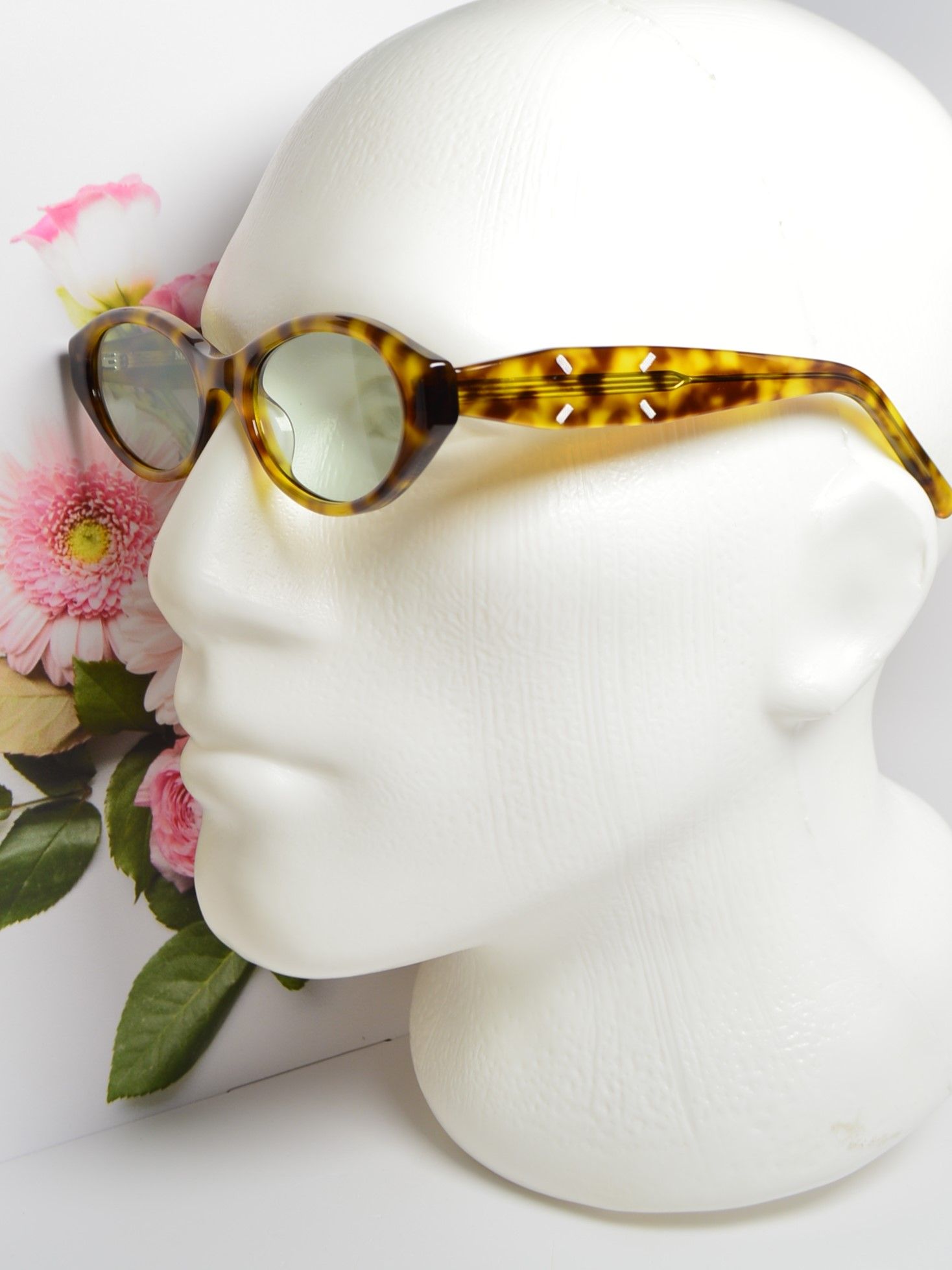 Солнцезащитные очки, стиль от Gentle Monster. Модель Maison Margiela MM210
